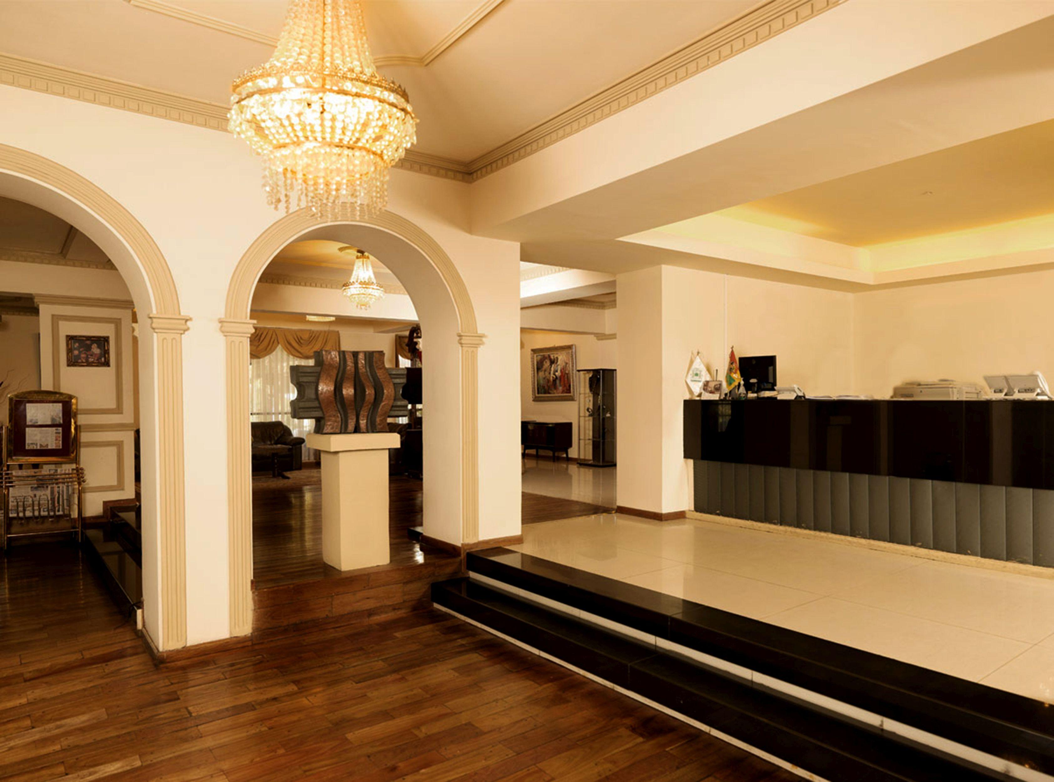 Avanti Hotel & Convention Center Cochabamba Exterior photo